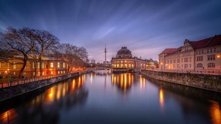 Bode Museum at dusk (Berlin) wallpaper