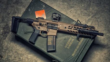 Tactical Assault Rifle Ready for Action wallpaper
