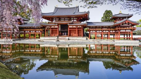 Byodo-In Temple in Hawaii wallpaper