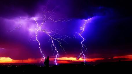 Electric Fury in the Night Sky wallpaper