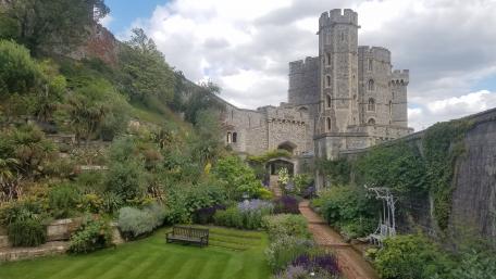 Windsor’s Secret Garden wallpaper