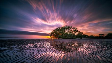 Sand waves along Nudgee Beach (Australia) wallpaper