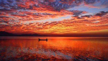 Fisherman on the Brahmaputra River wallpaper