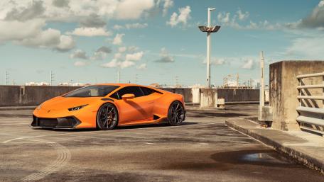 Lamborghini Huracán wallpaper