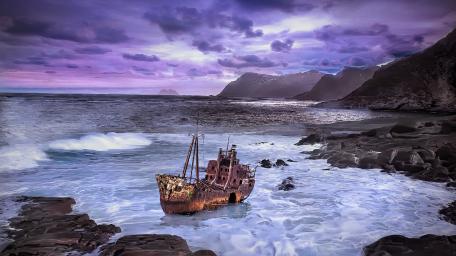 Rusty shipwreck wallpaper