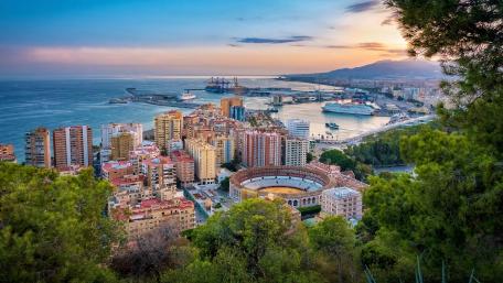 Stunning Coastal Cityscape in 4K Quality wallpaper