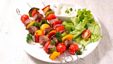 Grilled Skewers and Fresh Salad Delight wallpaper