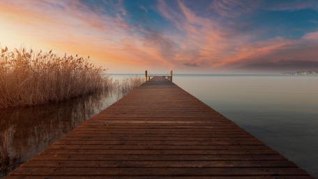 Long pier wallpaper