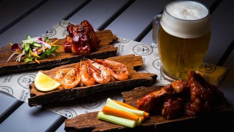 Delicious Seafood and Snacks Platter Delight wallpaper