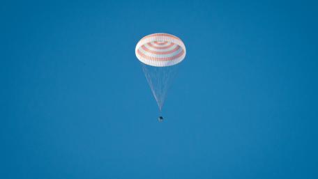 Expedition 27 Landing wallpaper