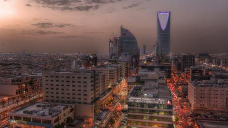 Stunning Cityscape of Riyadh at Dusk wallpaper