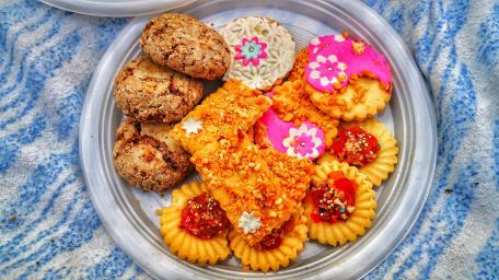 Delightful Assortment of Colorful Cookies and Treats wallpaper