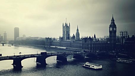 The Thame-river and the Parliament wallpaper