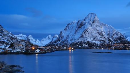 Majestic Winter Landscape Embraced by Tranquility wallpaper