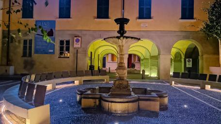 Tranquil Nighttime Courtyard Scene wallpaper