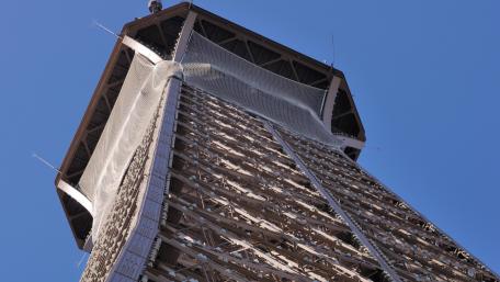 Eiffel Tower View Up from 2nd Plattform wallpaper