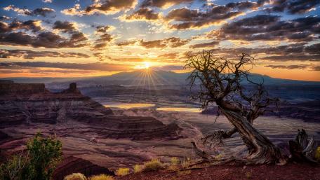 Sunset Over Desert Canyon Vista wallpaper