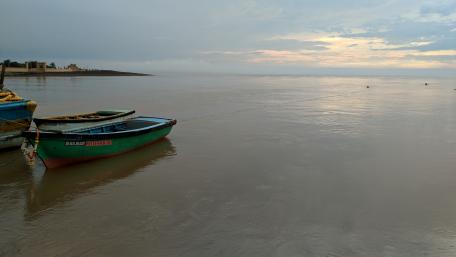 Tranquil Horizon with Fishing Boats wallpaper