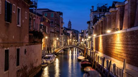 Enchanting Venice Night Scene wallpaper