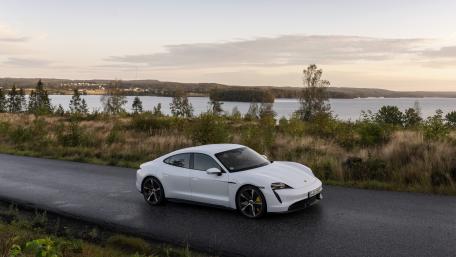 Porsche Taycan wallpaper