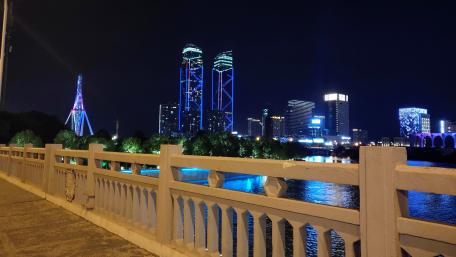 Vibrant Cityscape at Night wallpaper