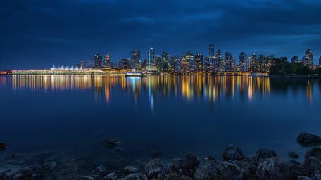 Vibrant City Lights at Dusk wallpaper