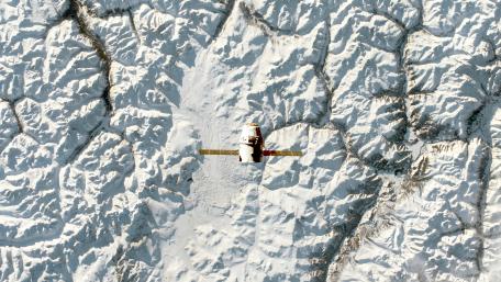 A Spacecraft's Journey to the Space Station wallpaper