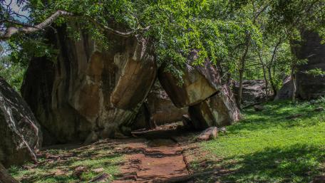 Cave temples anuradhapura wallpaper