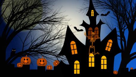 Spooky Halloween Night Scene wallpaper
