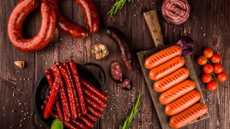 Delicious Assortment of Meats and Vegetables for Food Lovers wallpaper