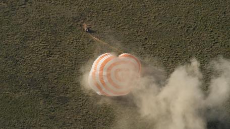 Expedition 35 Landing Aboard the Soyuz TMA-07M wallpaper