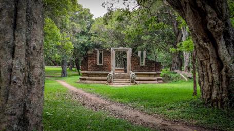 Ancient ruined city Anuradhapura wallpaper