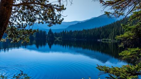 Tranquil Mountain Lake View wallpaper