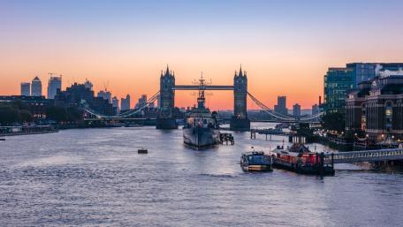 Serene Evening at Tower Bridge in London wallpaper