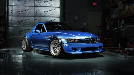 Classic BMW Z3 in Bold Blue wallpaper