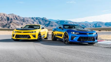 Chevrolet Camaros in the Desert wallpaper