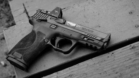 Smith & Wesson Pistol in Monochrome wallpaper