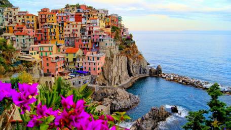 Manarola (Cinque Terre, Italy) wallpaper