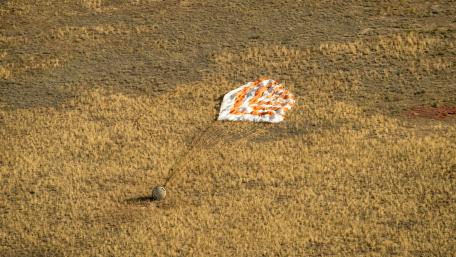 Expedition 36 Soyuz TMA-08M Landing wallpaper
