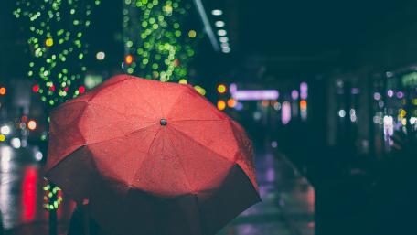 Night Stroll with a Red Umbrella wallpaper