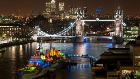 Tower Bridge at night wallpaper