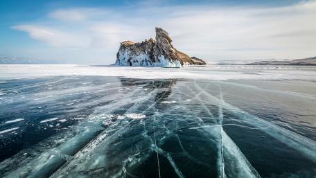 Cape Dragon on Lake Baikal wallpaper
