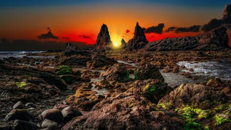 Breathtaking Rocky Sunset Landscape wallpaper