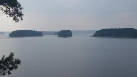 Serene Islands in Tranquil Waters wallpaper