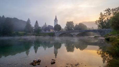 Serene Reflection of a Temple at Dawn wallpaper