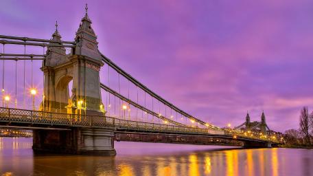 Stunning Twilight Over the Bridge wallpaper