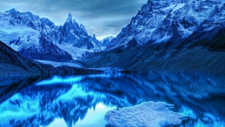 Majestic Blue Mountain Reflection wallpaper