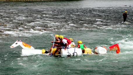 Running on white water wallpaper