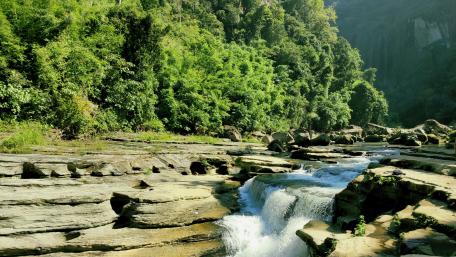 Khum (Waterfall) wallpaper