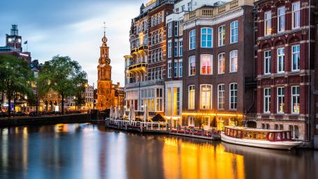 Twilight Over Historical Canal City wallpaper